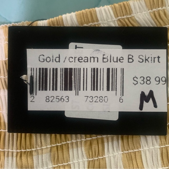 Super cute skirt and top - Picture 5 of 7